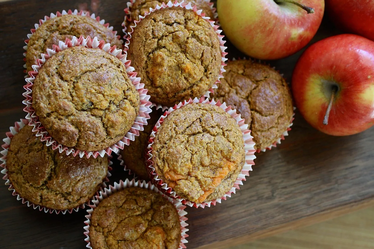 Come preparare muffin leggeri con mela e cannella senza zucchero